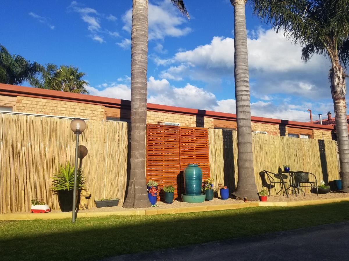 Sandbar Motel Lakes Entrance Bagian luar foto