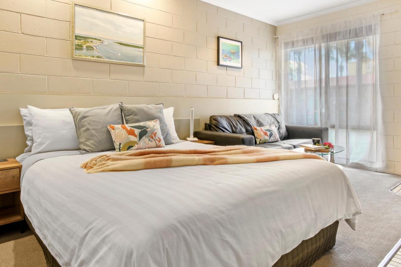 Sandbar Motel Lakes Entrance Bagian luar foto